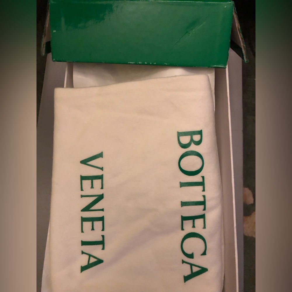 Bottega Veneta
Bottega Veneta Square Toe Sandals - Picture 14 of 16